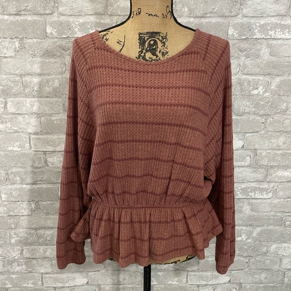 Buckle En Creme Striped Waffle Knit Peplum Top - Picture 2 of 7